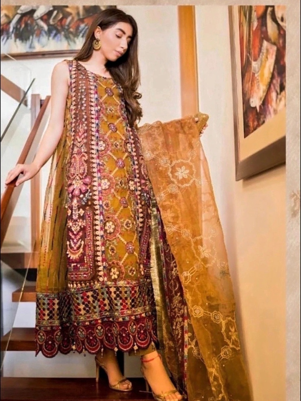 Embroidered Kurta Set in Brown & Red Like New